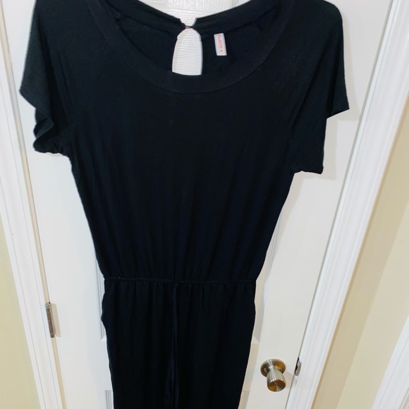 💣 🚨Black Short sleeve Jumpsuit w pockets & drawstring 🔥🙌🏾 Women Medium - Picture 3 of 4